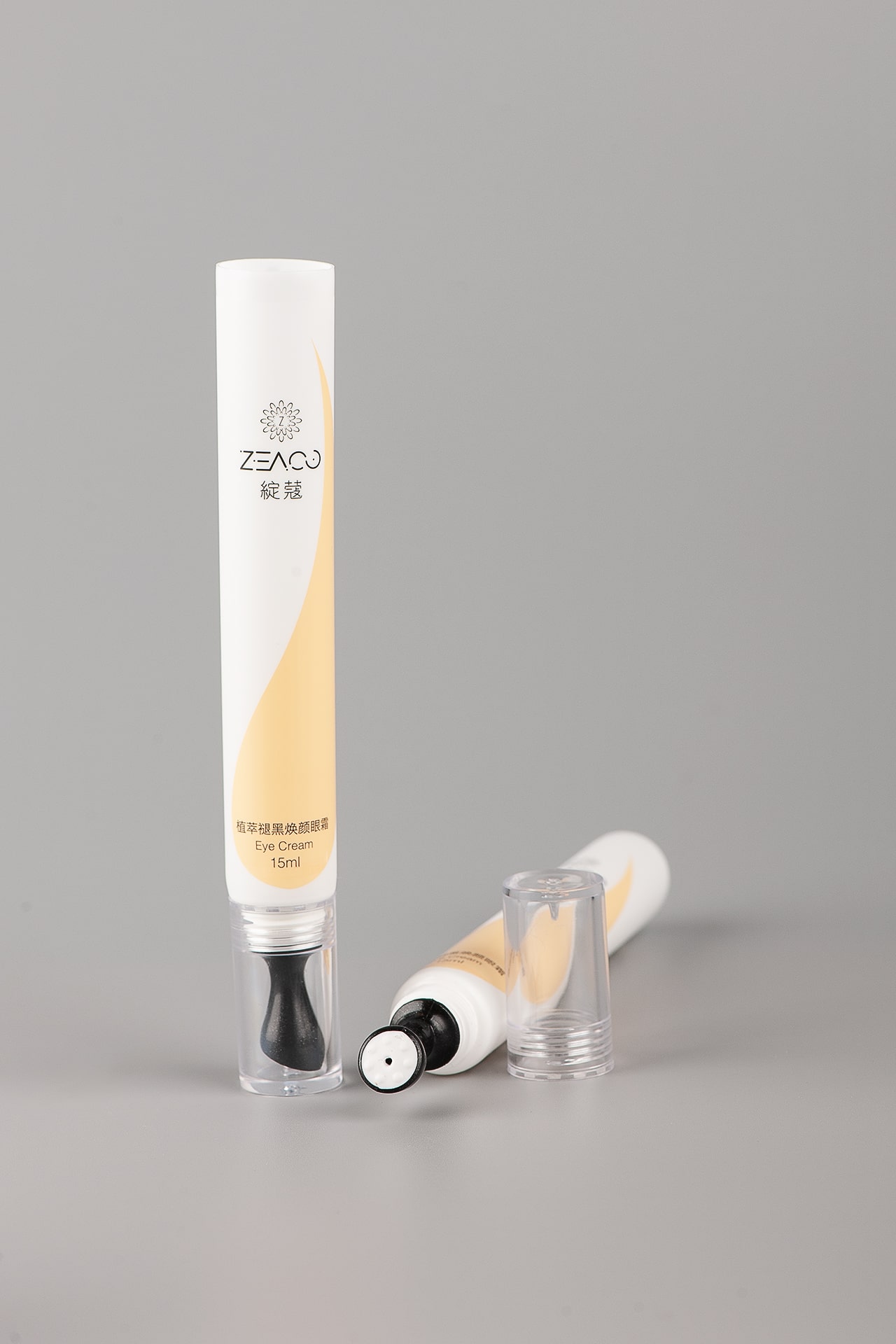  Tube with massager for eye area 19-24